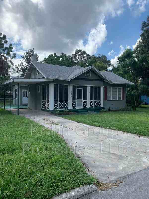 1220 Ruby St - Photo 2 of 16