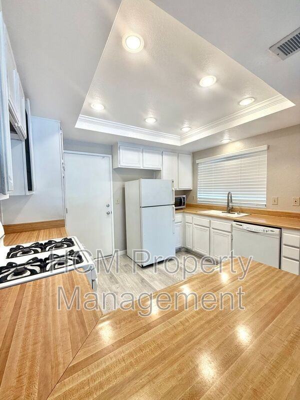 12168 Mt Vernon Ave #43 - Photo 6 of 25