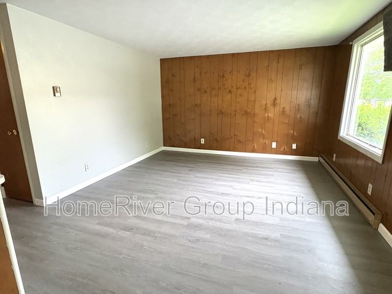 122 Maple Ln - Photo 3 of 12