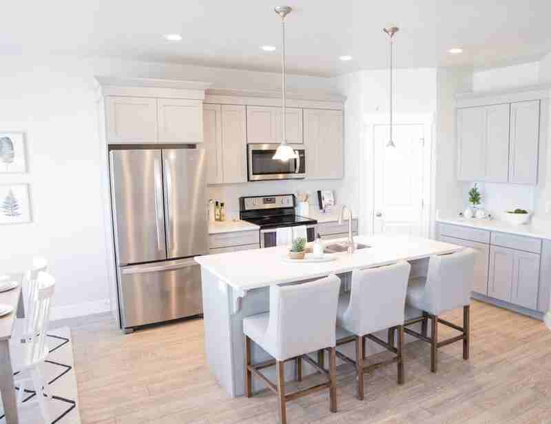 659 N Fall Creek Dr - Photo 3 of 14