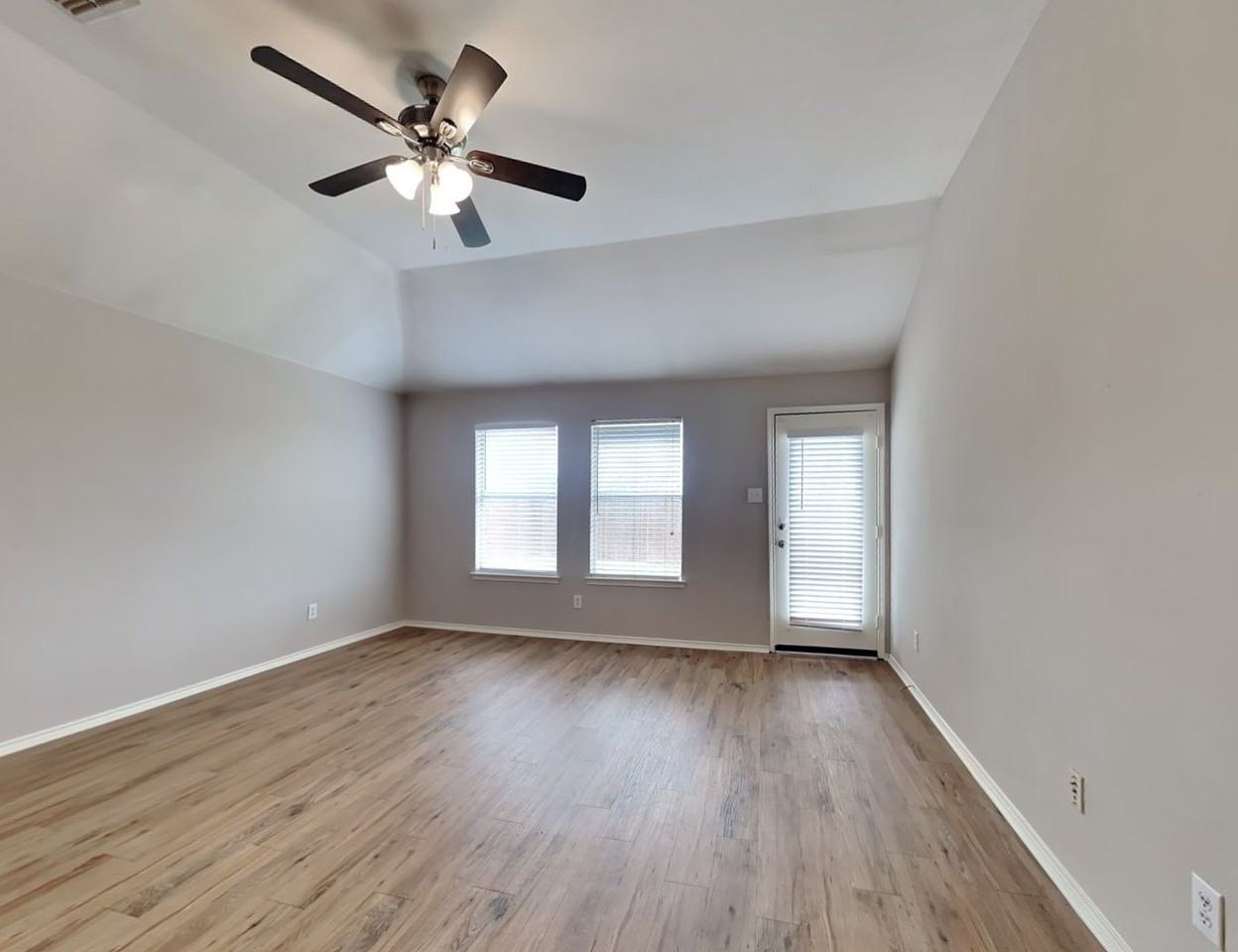 2027 Fair Crest Trl - Photo 4 of 14