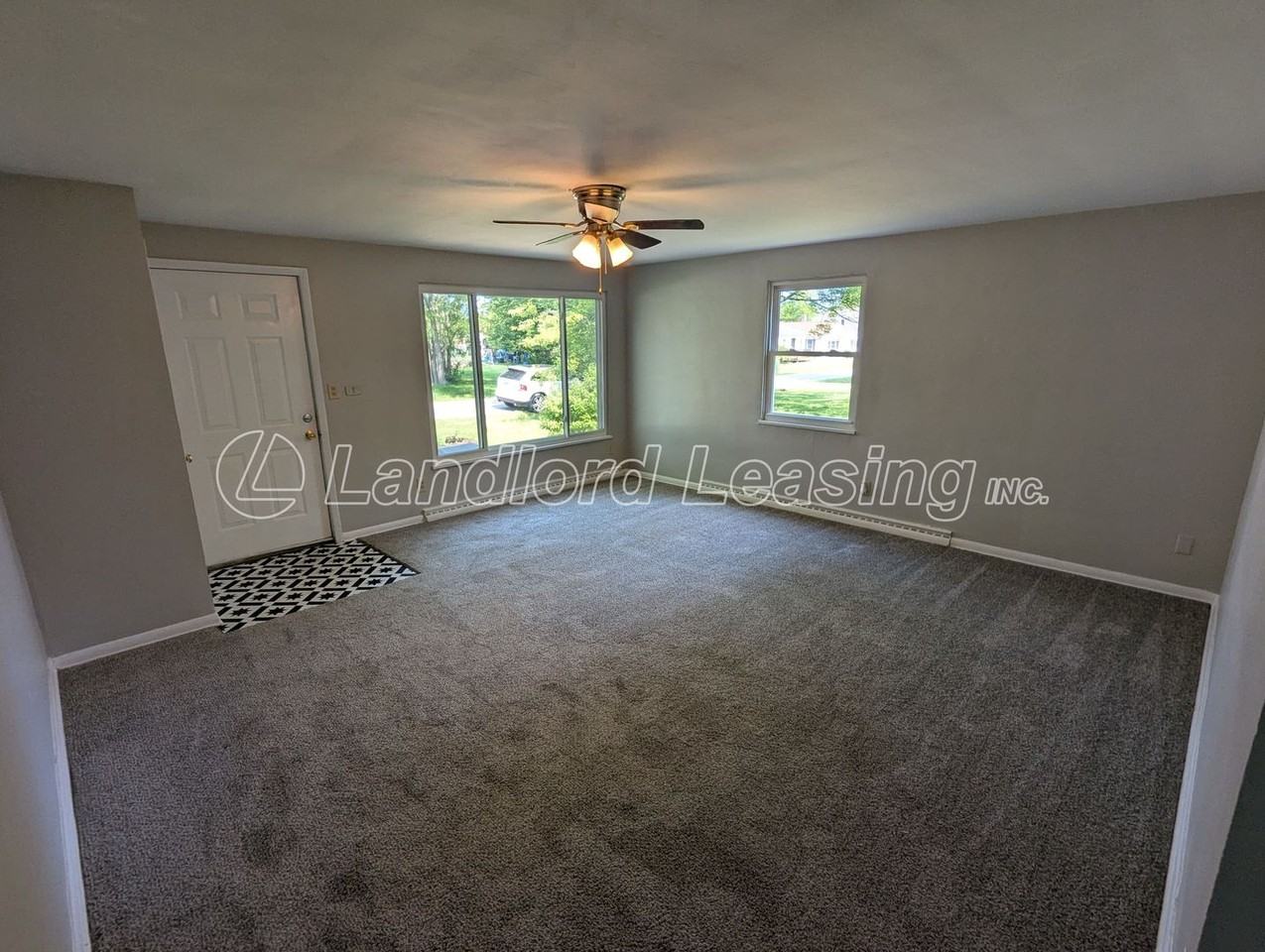 405 Niagara Rd - Photo 2 of 16