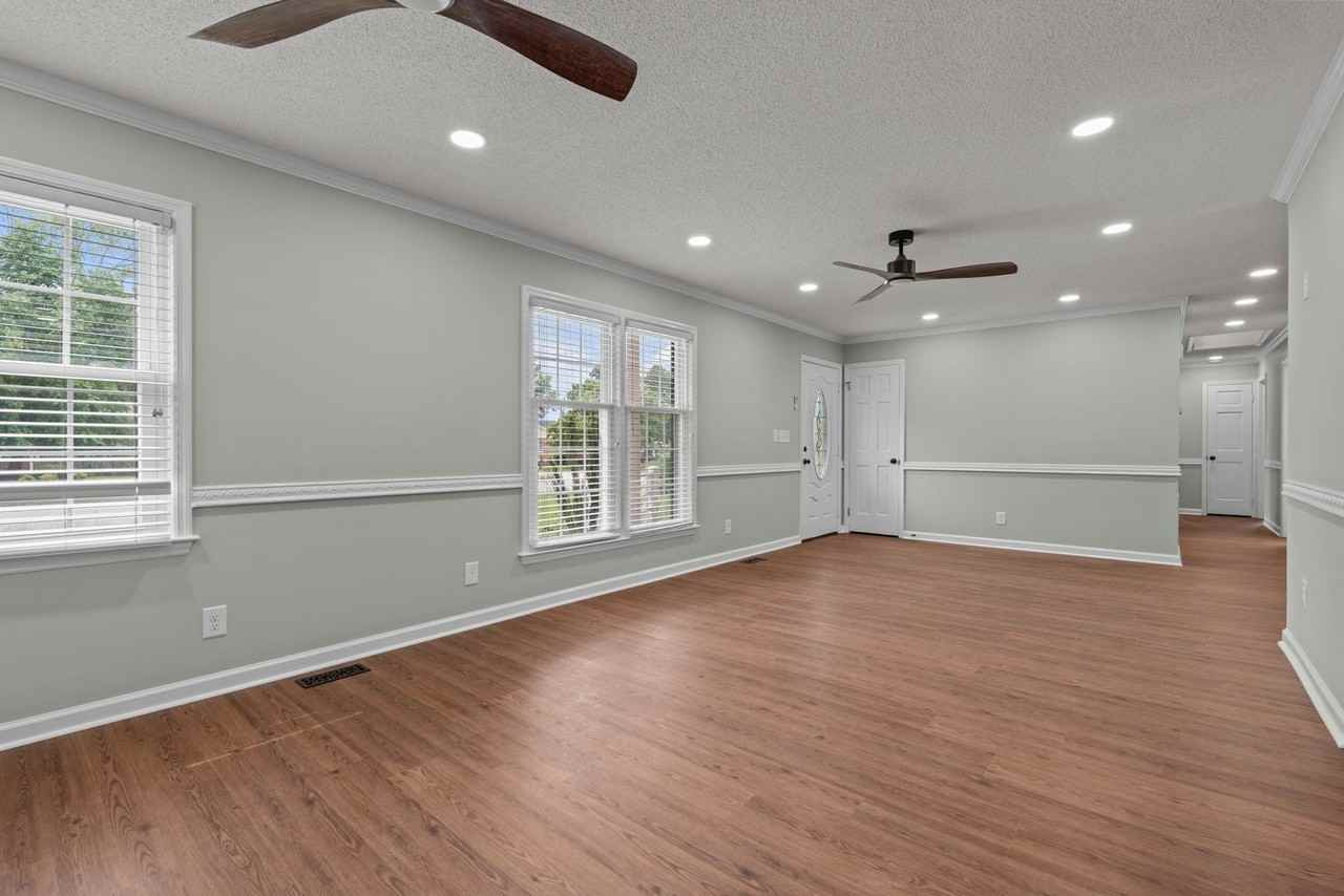 1505 Fairview St - Photo 7 of 42