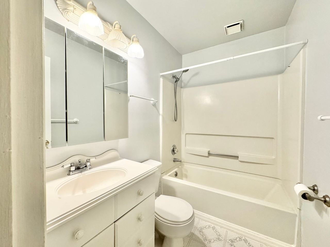 505 Crestwood Dr - Photo 6 of 14