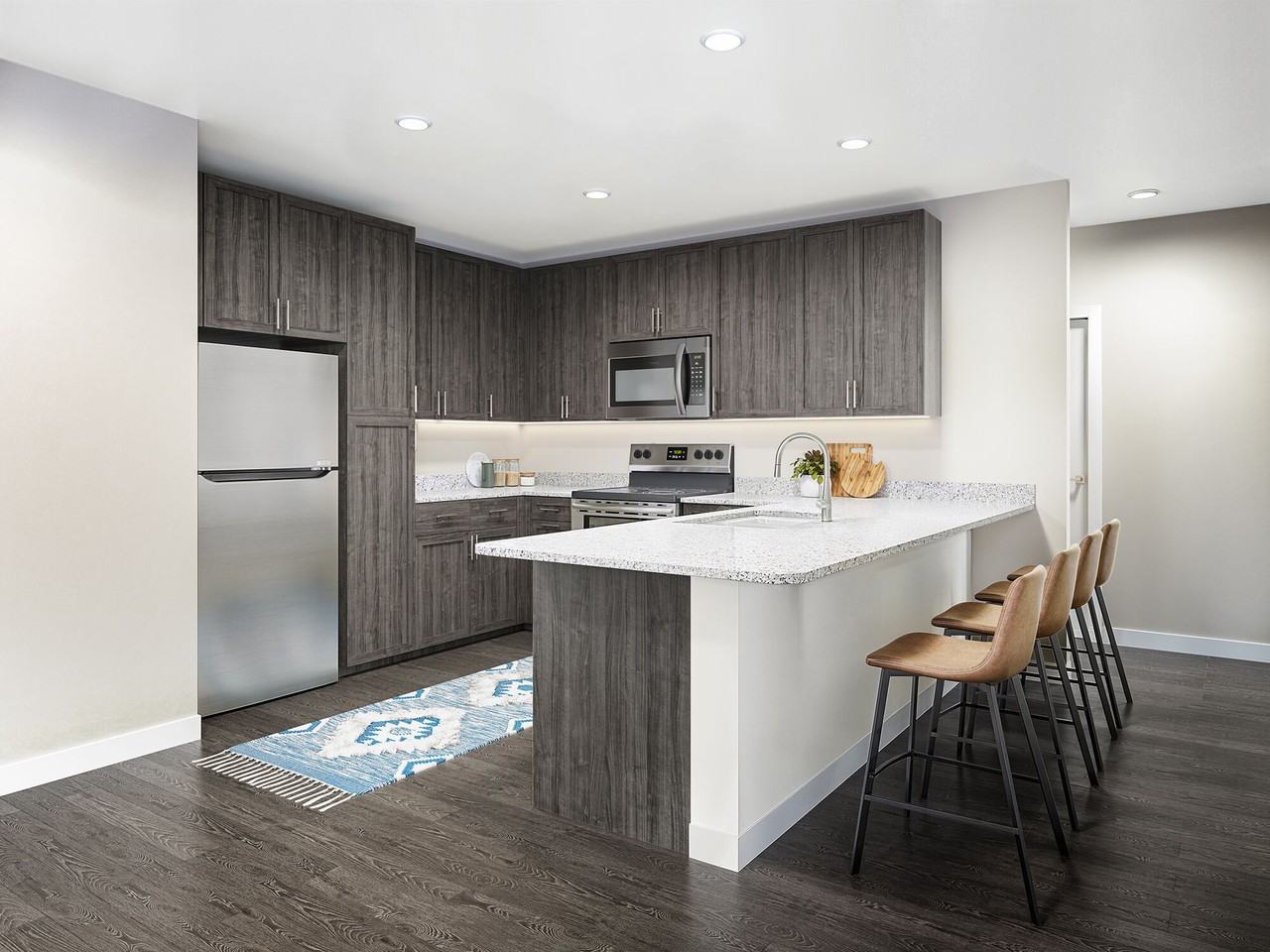 Helios - Photo 3 of 6