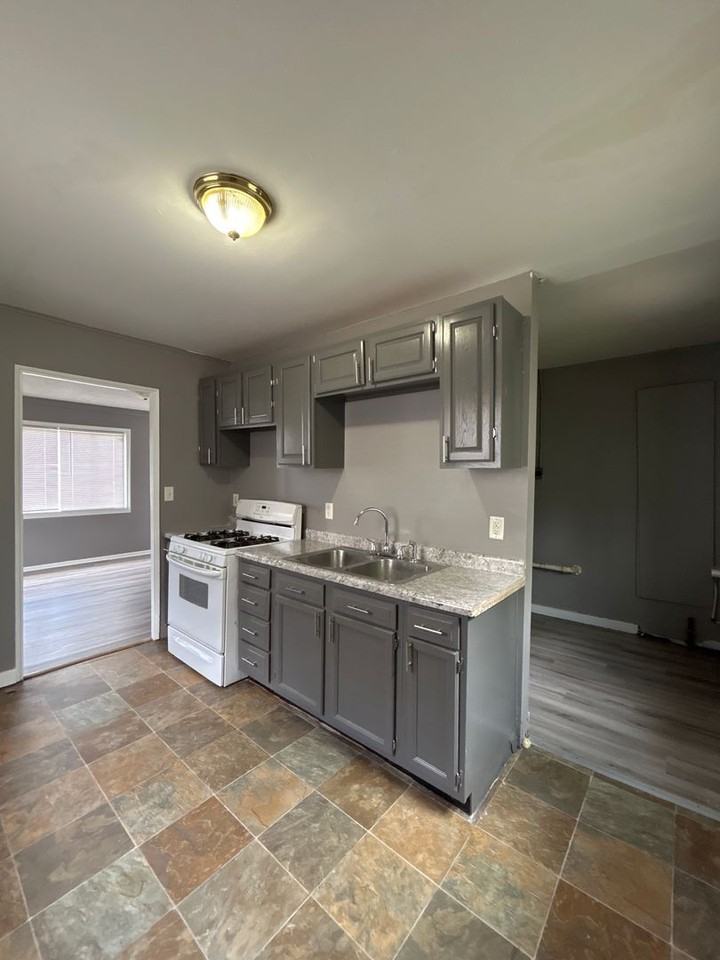237 S Kaley St - Photo 3 of 10