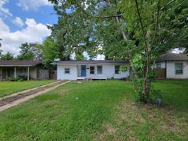 featured image of 111 Wisteria St