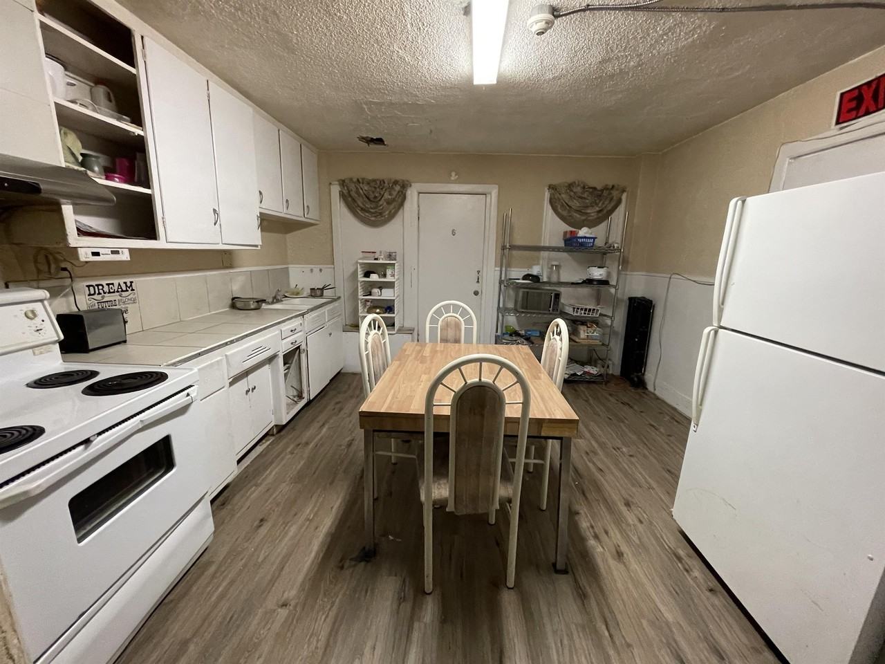 149 Burgar Street - Photo 7 of 19