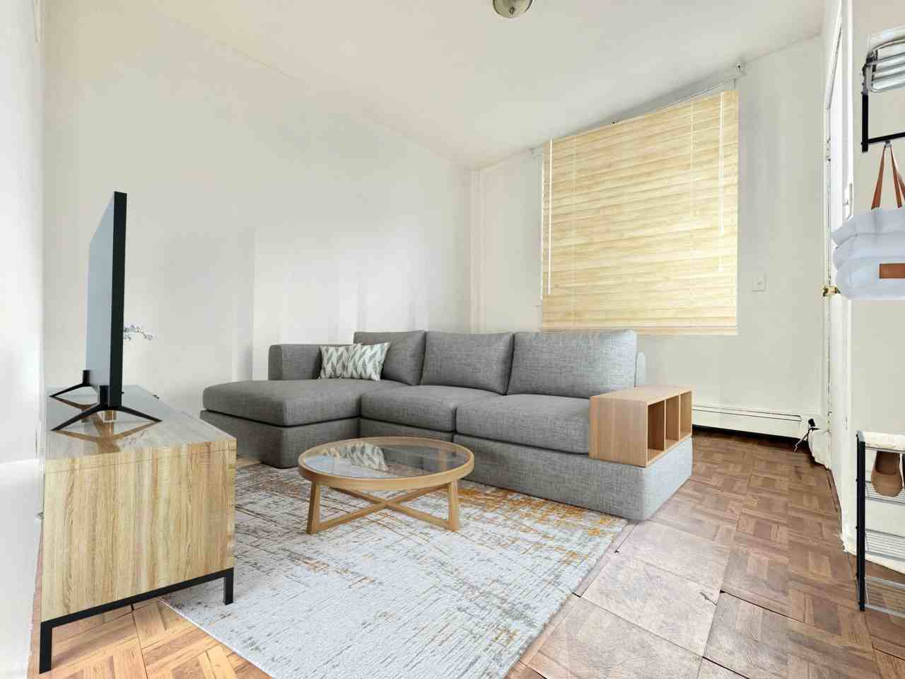 975-983 Barton St East - Photo 2 of 28