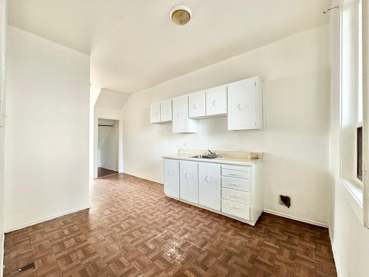 975-983 Barton St East - Photo 5 of 28