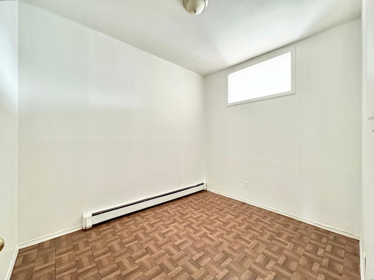 975-983 Barton St East - Photo 7 of 28