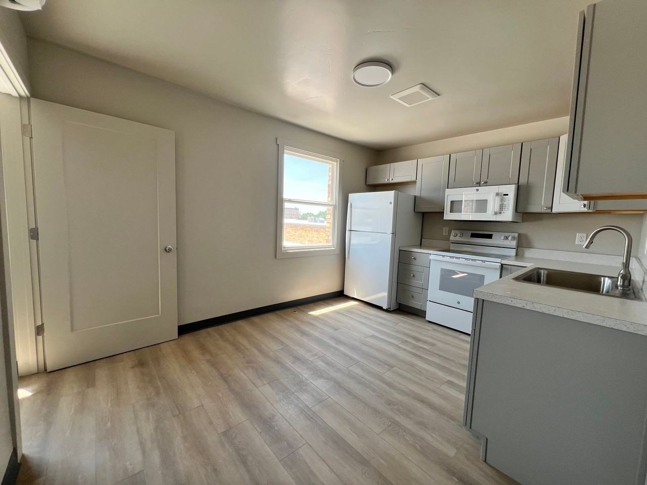 Milmor Apartments - Photo 2 of 15