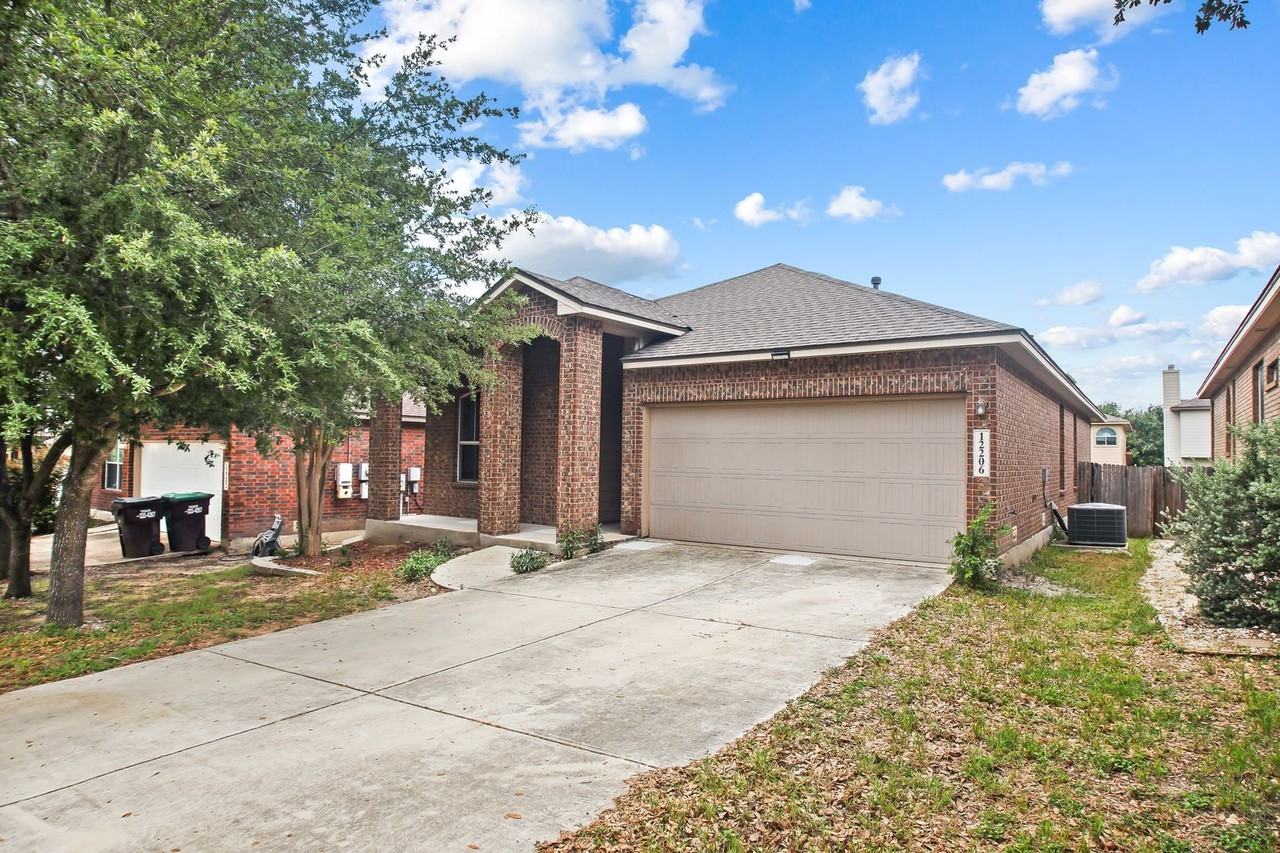 12206 Dewitt Way - Photo 2 of 27