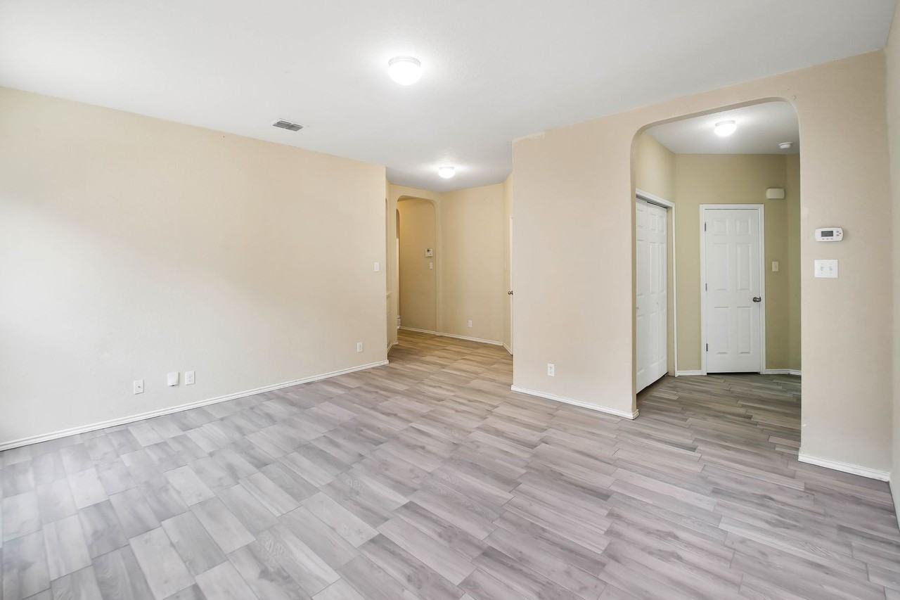 12206 Dewitt Way - Photo 6 of 27