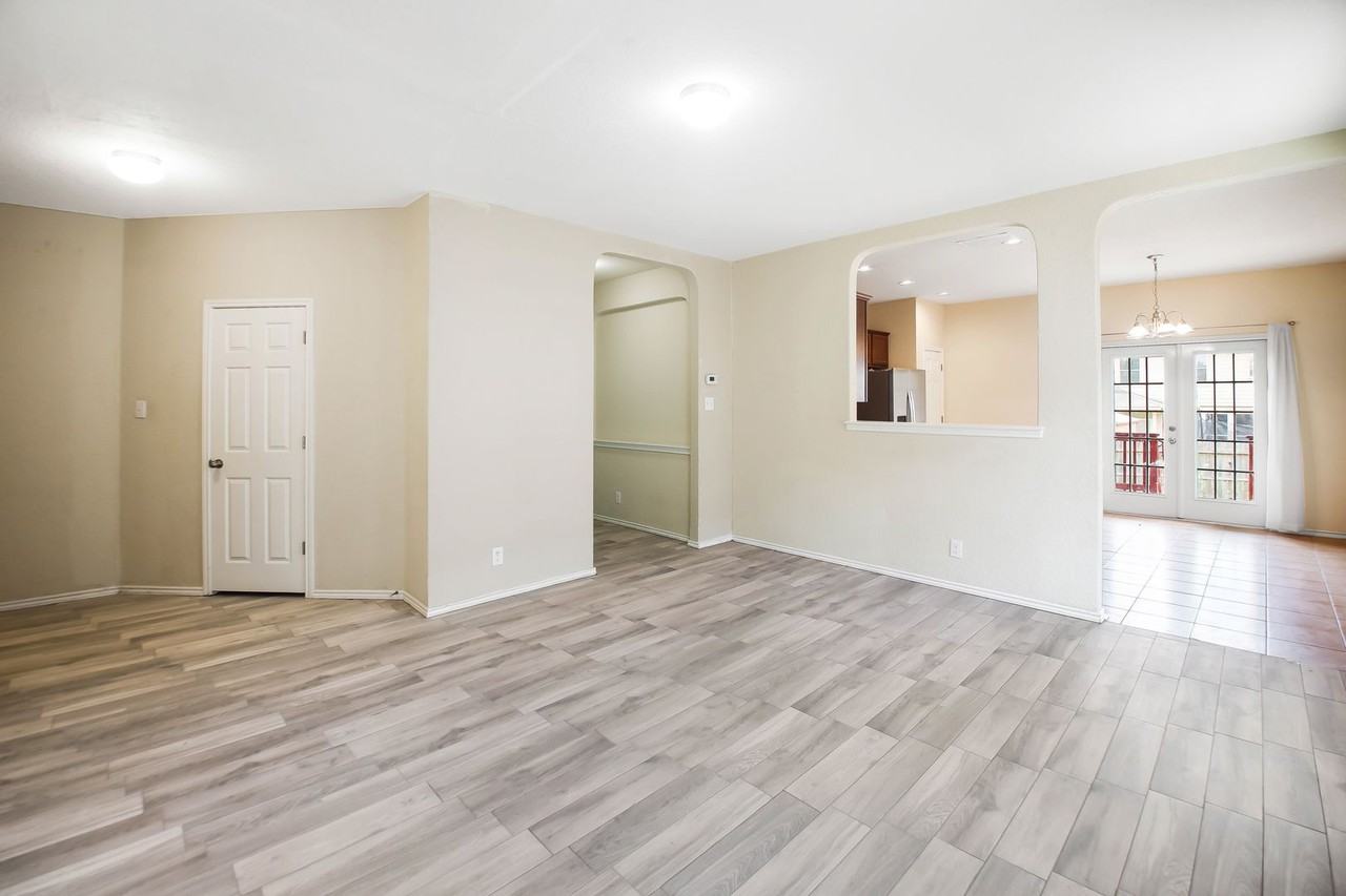 12206 Dewitt Way - Photo 7 of 27
