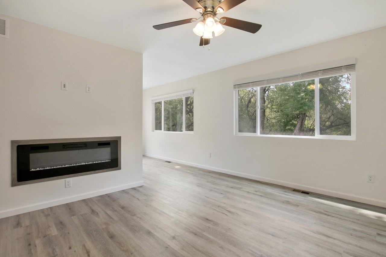 Clear Ridge Townhomes - Photo 2 of 10