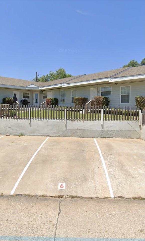 1103 Northwest Carroll Drive - Photo 2 of 15