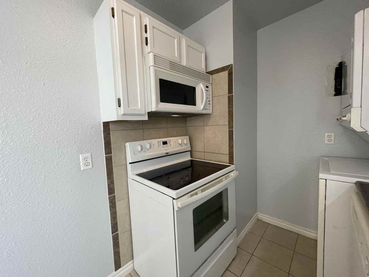 1103 Northwest Carroll Drive - Photo 5 of 15