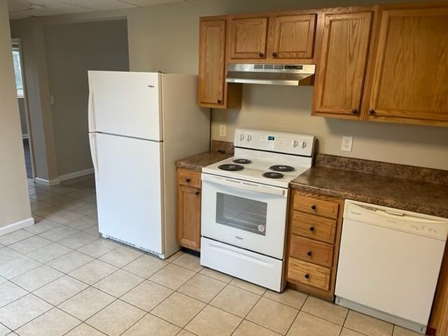 Golf View Apartments - Photo 3 of 40