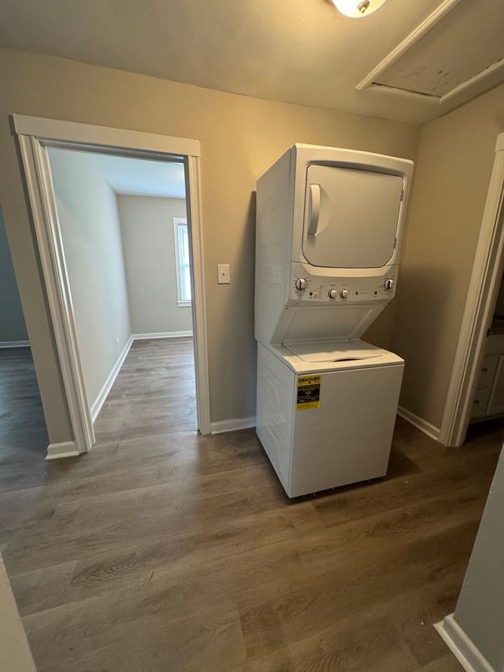 1525 Fairfax Rd - Photo 4 of 7