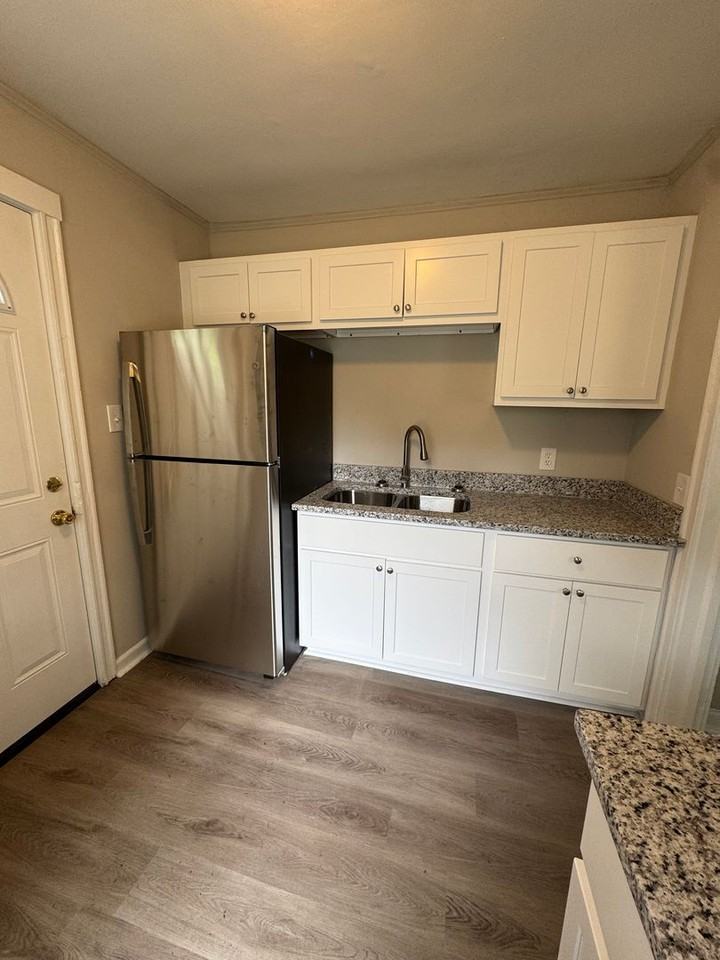 1525 Fairfax Rd - Photo 6 of 7
