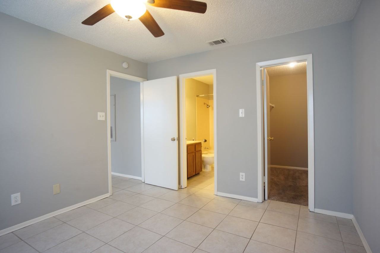 8805 Schick Rd - Photo 6 of 11