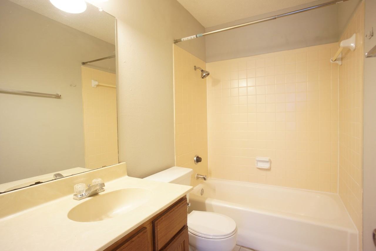 8805 Schick Rd - Photo 7 of 11