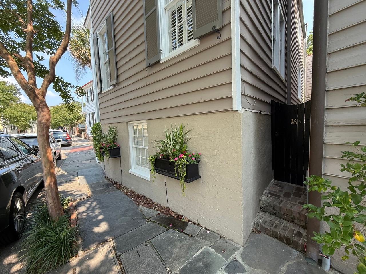 16 1/2 Water St - Photo 4 of 17