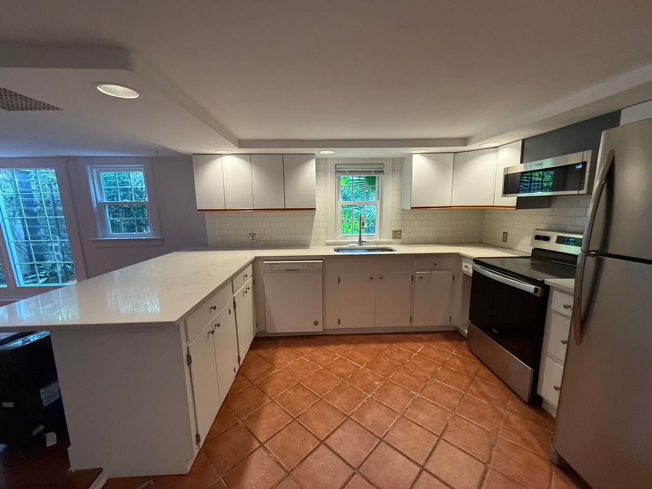 16 1/2 Water St - Photo 5 of 17