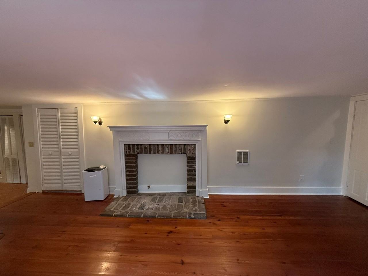 16 1/2 Water St - Photo 6 of 17