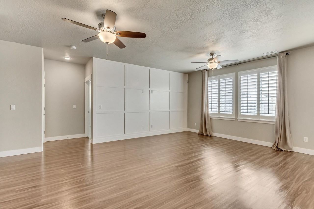 1183 W 1860 S - Photo 3 of 12