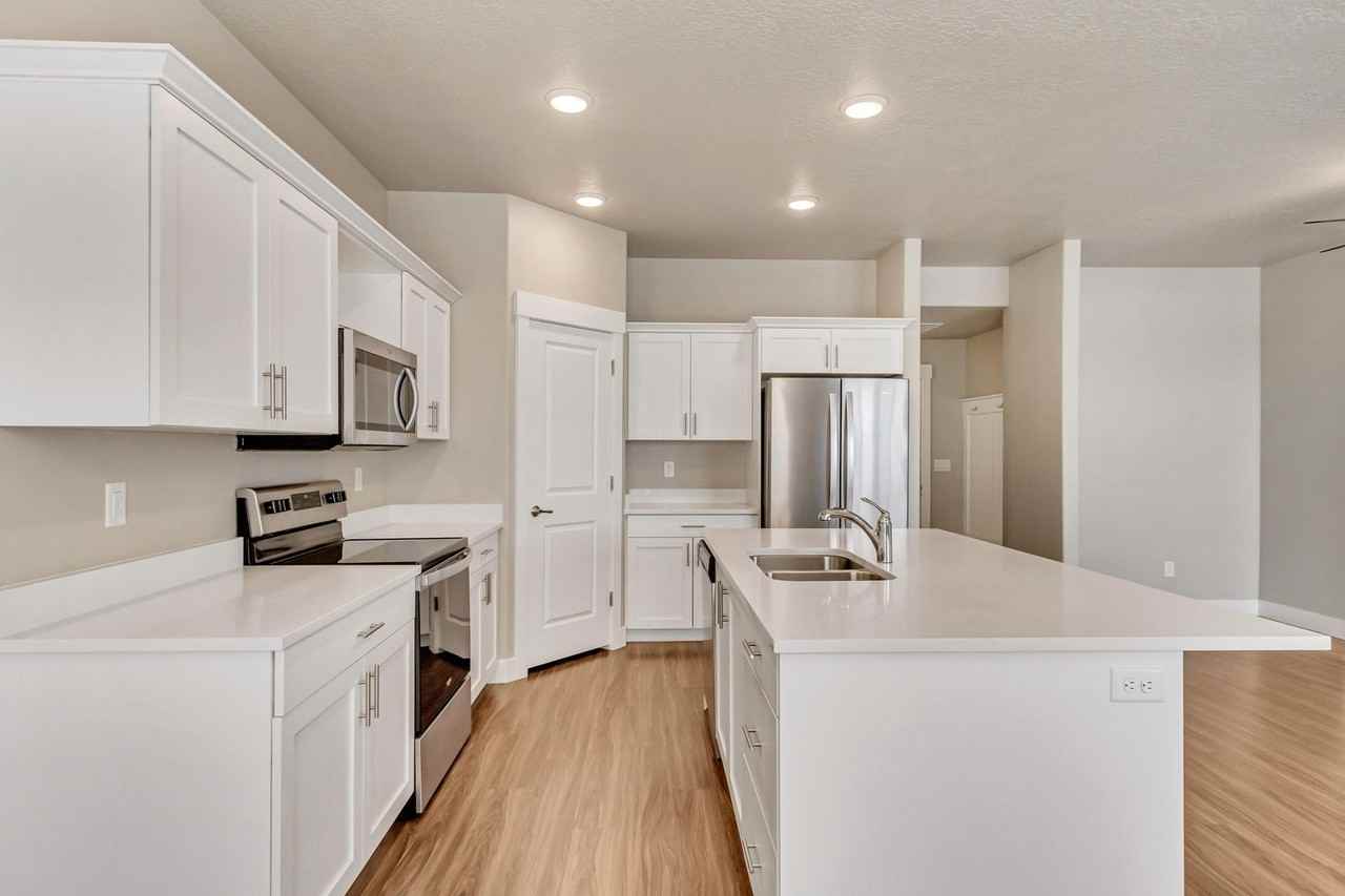 1183 W 1860 S - Photo 5 of 12