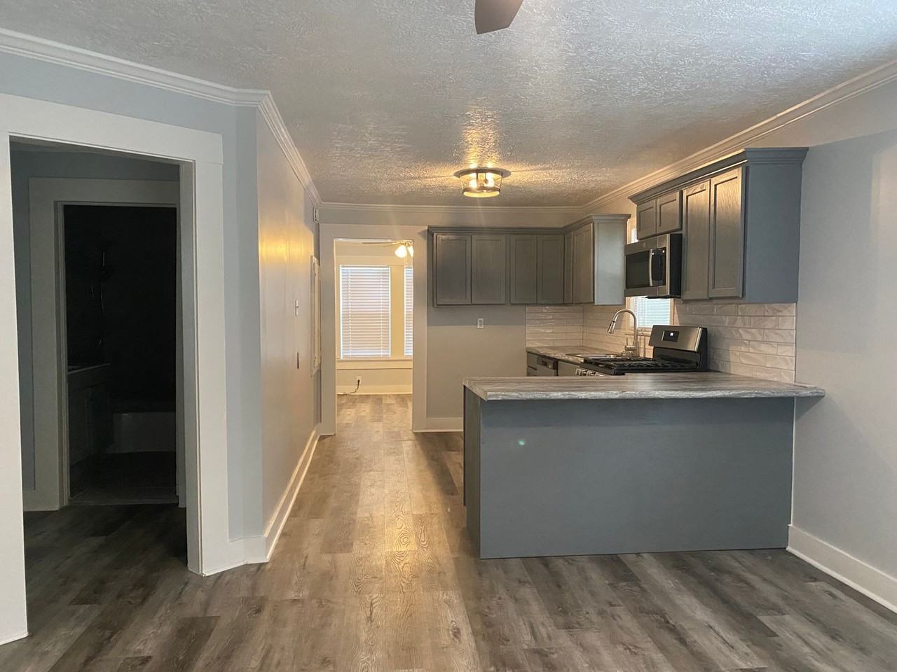 1919 Gieffers St - Photo 6 of 12