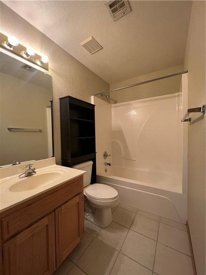 2229 E Cinnamon Way - Photo 2 of 17