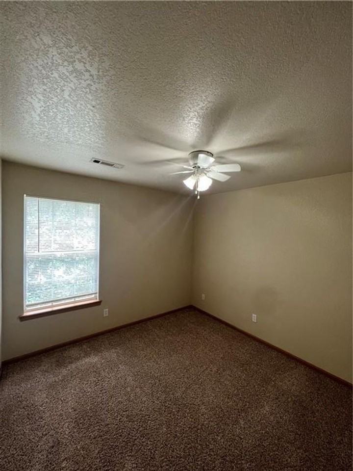 2229 E Cinnamon Way - Photo 3 of 17