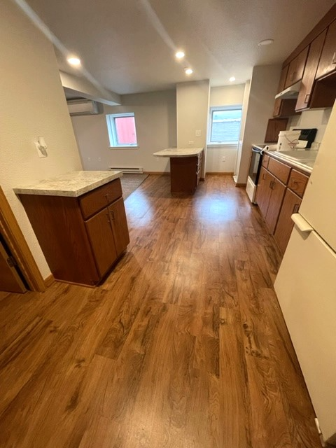 810 Erie Ave - Photo 2 of 12