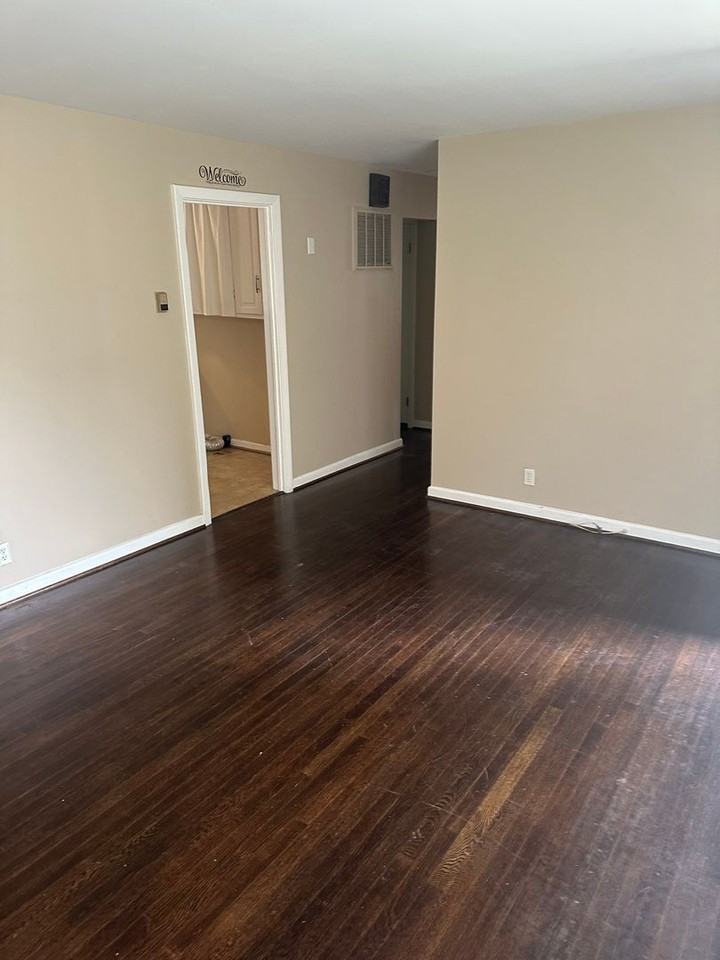 2342 Leah Rd - Photo 3 of 11