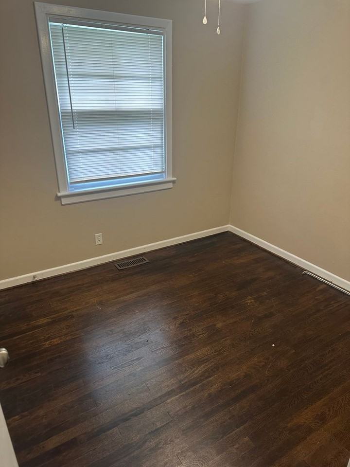 2342 Leah Rd - Photo 7 of 11