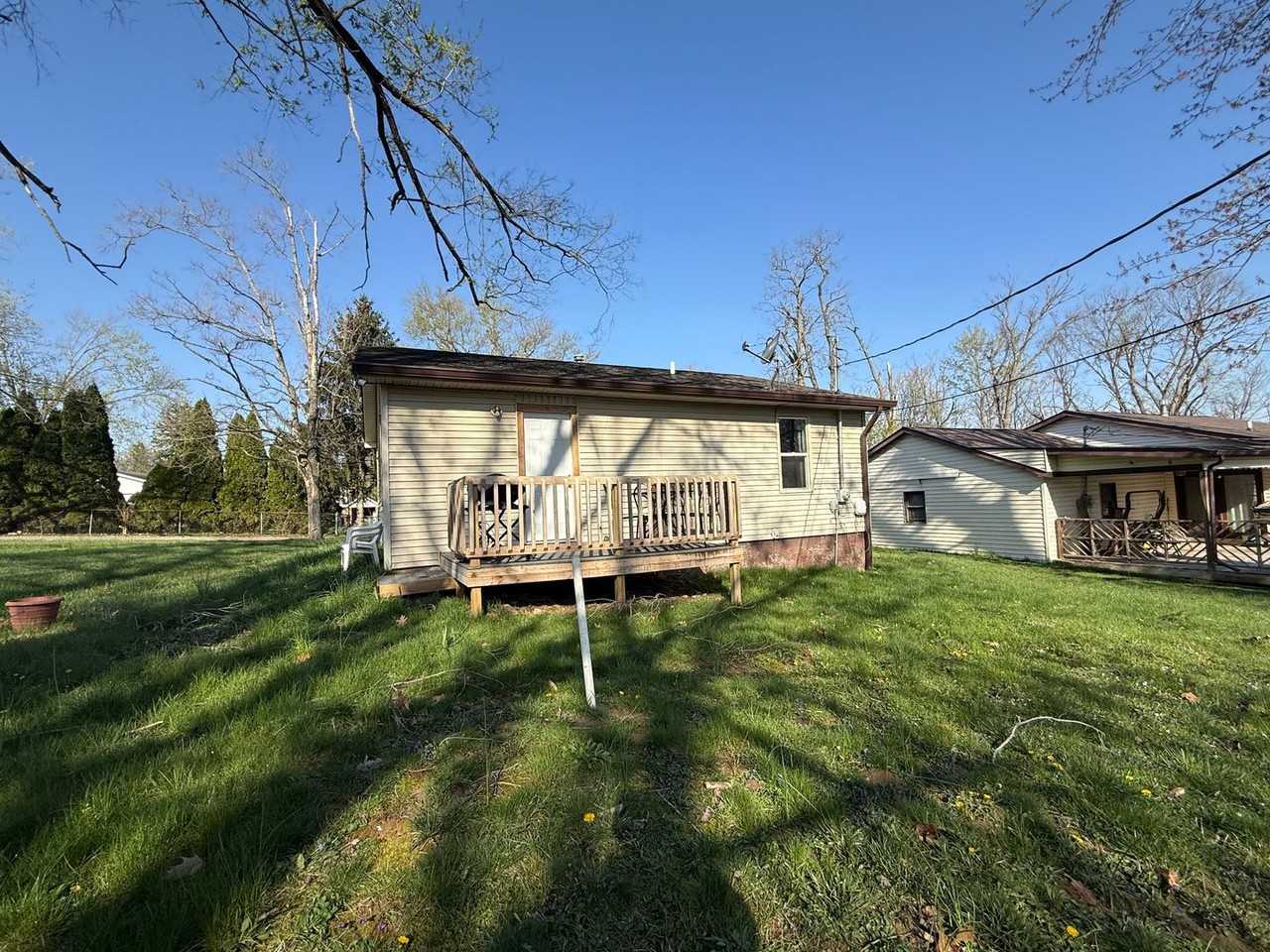 2303 S Brown Ave - Photo 3 of 19