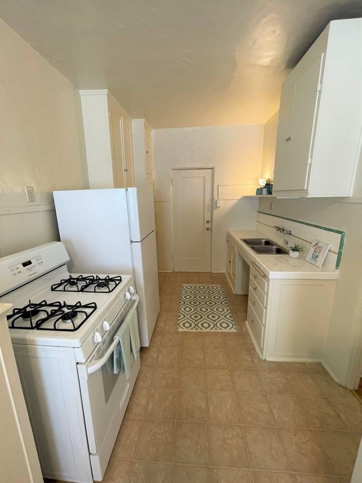 2110thom - Photo 6 of 38