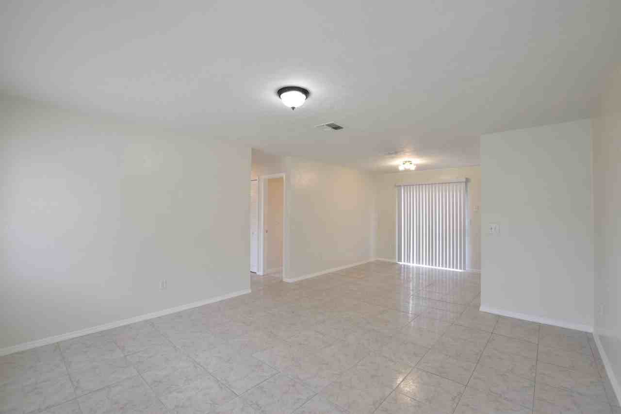 1500 Coronet Dr - Photo 2 of 11