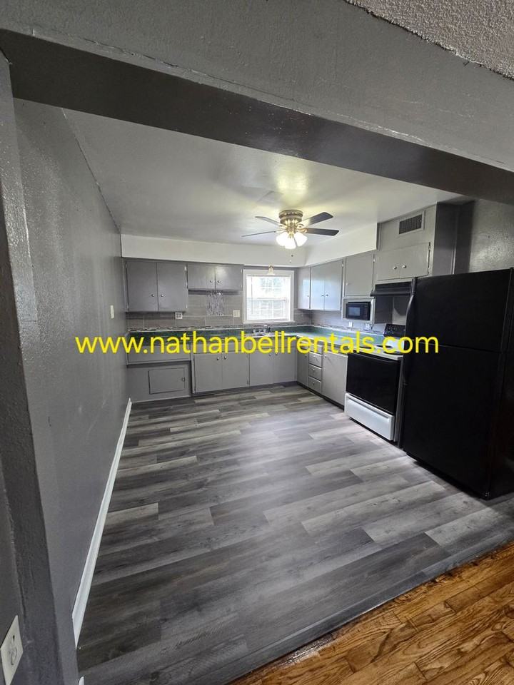 325 17th St Sw - Photo 4 of 14