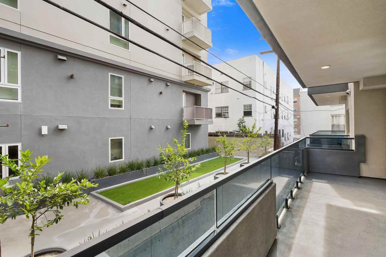 846 South Mariposa Avenue - Photo 7 of 22
