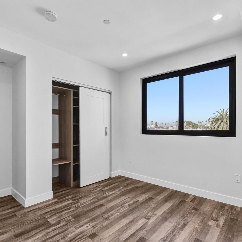 1537 South Wilton Place - Photo 5 of 22