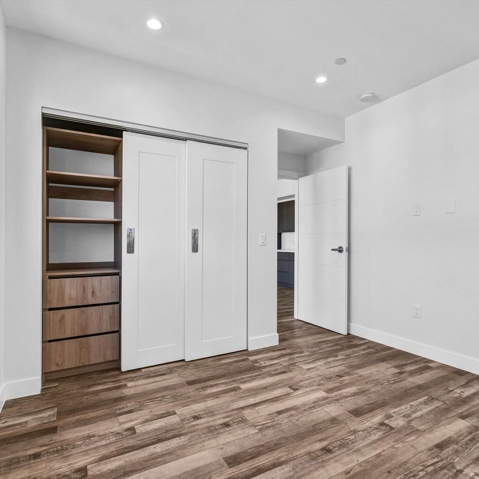 1537 South Wilton Place - Photo 6 of 22