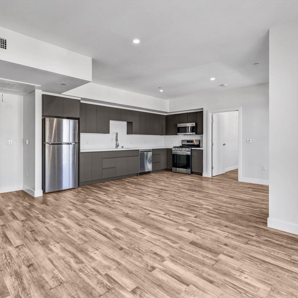 1537 South Wilton Place - Photo 7 of 22