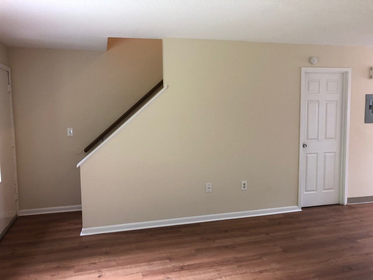 H05 Nanni Dr - Photo 2 of 8