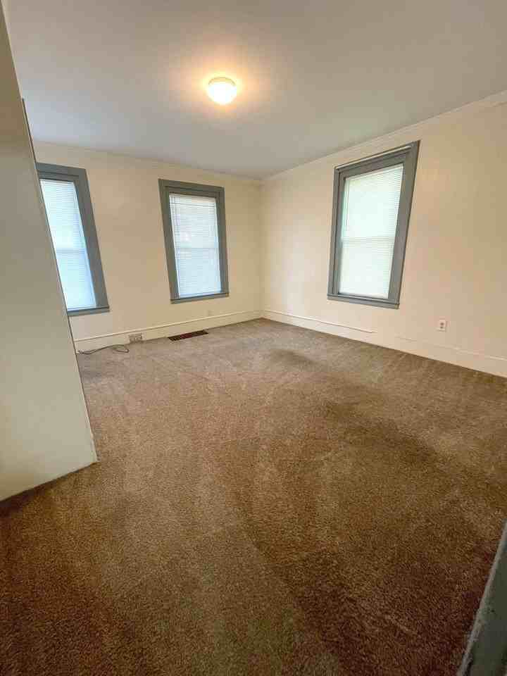 505 Washtenaw Rd - Photo 5 of 30