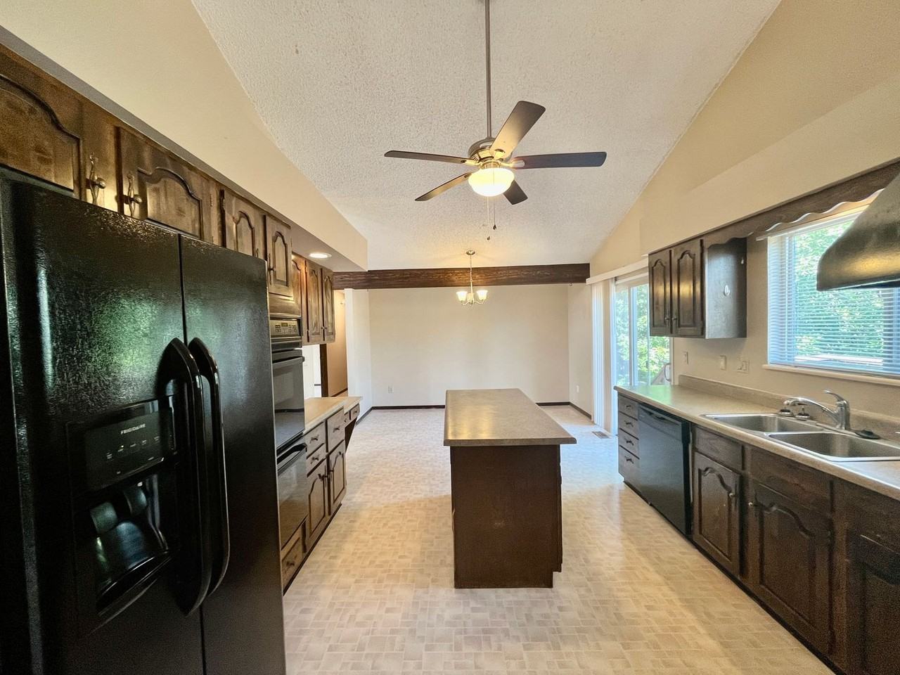 180 Dolomite Dr - Photo 3 of 24