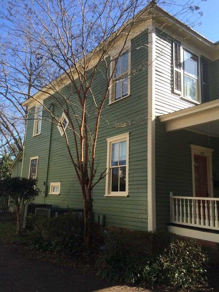 2322 Lincoln St - Photo 2 of 6